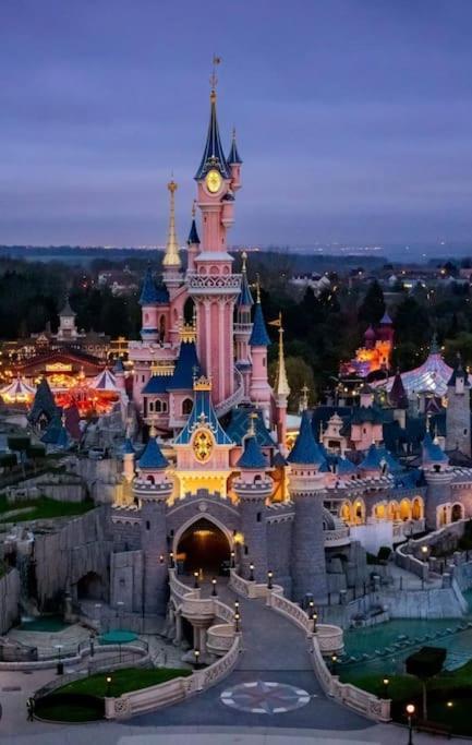 Appartement Familial 8 Personnes Proche De Disney Et Paris Шеси Екстериор снимка