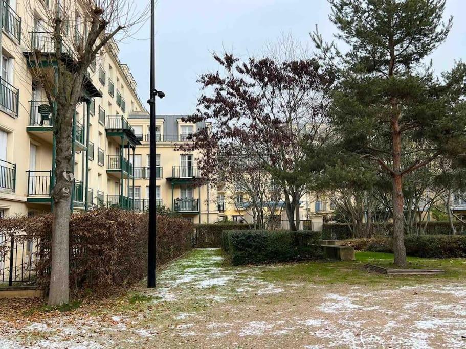 Appartement Familial 8 Personnes Proche De Disney Et Paris Шеси Екстериор снимка
